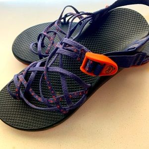 Stylish Chaco women’s sandals 🩴